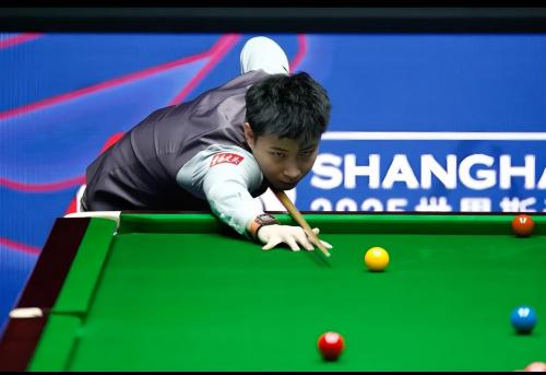 《斯诺克世界公开赛：激情四溢，谁将问鼎巅峰？》