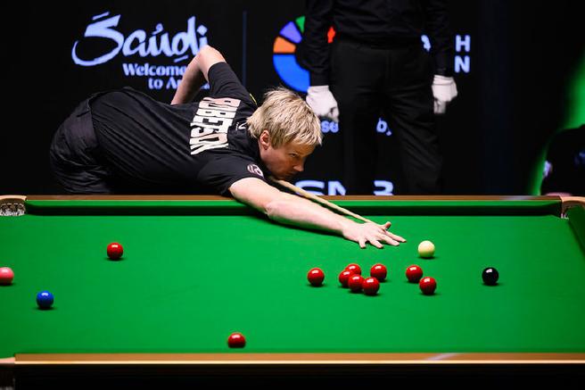 《斯诺克冠军联赛：台球桌上的激情角逐！》