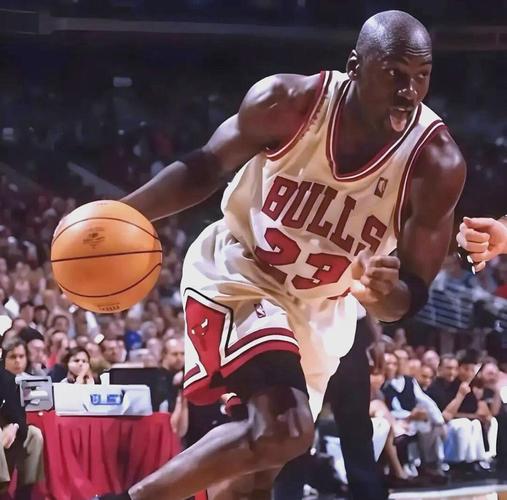 NBA弗朗西斯：球场上的“飞人”与他的得分王传奇